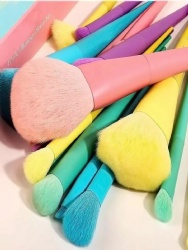 Macaron makeup brush